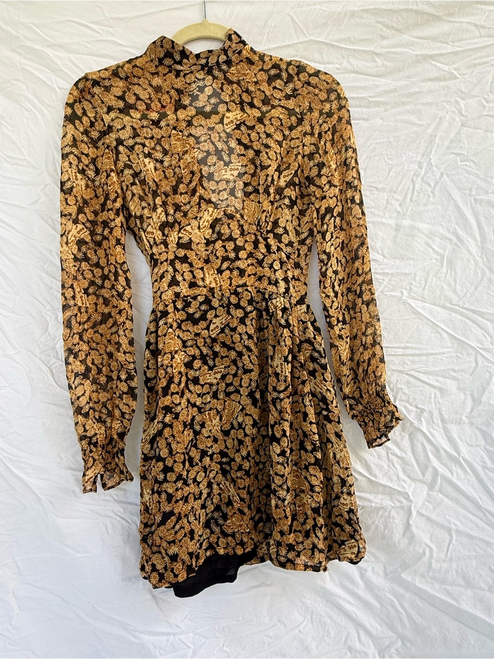 Vintage tigerlilg Woven Floral Long-Sleeve Mini Dress in Black and Gold
